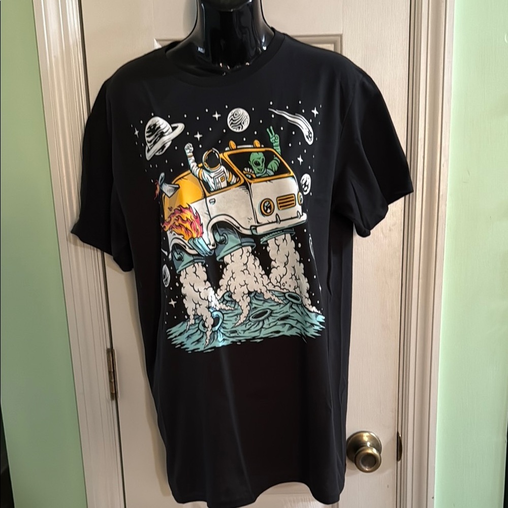 Brooklyn Vertical Black Alien&Spaceman Van Spaceship Graphic T Shirt Size Medium